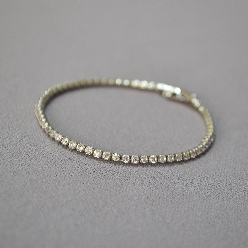 Pulseira feminina com pingentes em camadas estilo coreano-japonês - Moda simples, zircônia brilhante delicada, base de latão com temperamento de deusa_voghion.com