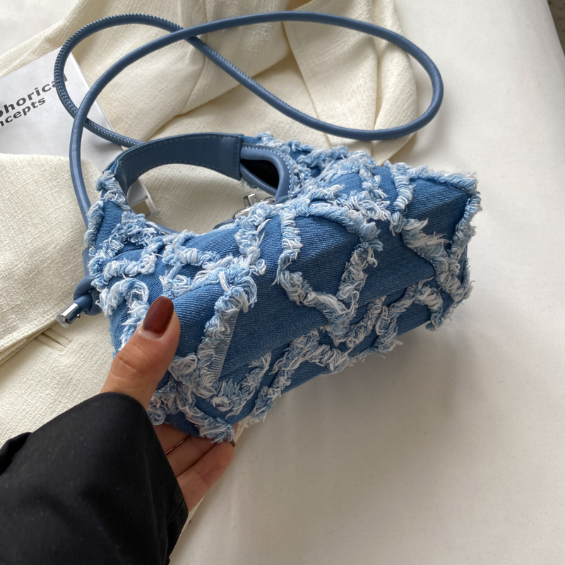 LEFTSIDE Weiche Stoff Trend Kleine Schulter Umhängetaschen für Frauen Hobo 2022 Luxus Marke Designer Frauen Handtaschen Kawaii Totes_voghion.com