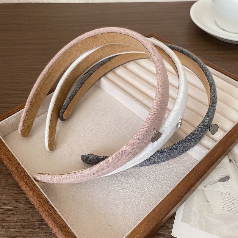Neues, hochwertiges, gestricktes Haarband im französischen Stil mit Herzanhänger, dünnes Haarband für Frauen, Internet-Promi-Haar-Accessoire zum Waschen des Gesichts_voghion.com