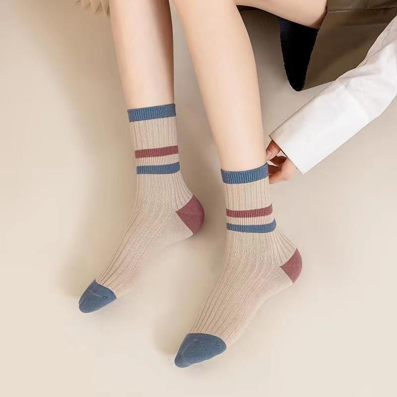 2025d Spring And Autumn Mid-Calf Soft Comfortable Versatile Color-Block Vertical Striped Sports Trendy Women's Socks_voghion.com