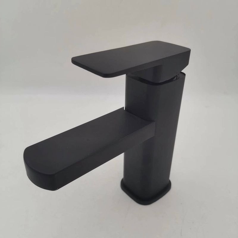 Manufacturer Wholesale Black Square Single Hole Basin Faucet Countertop Basin Bathroom Universal Hot And Cold Faucet_voghion.com