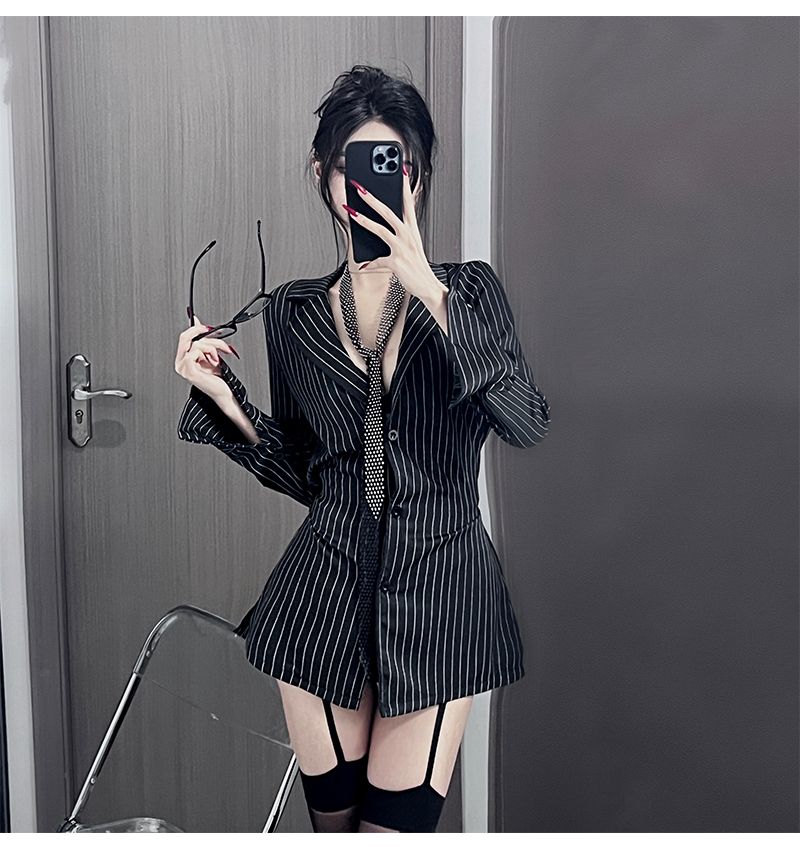 Pure Desire Nattklubbssekreterare Uniform Pojkvänsstil OL Randig Skjorta Sexig Lärare Cosplay_voghion.com
