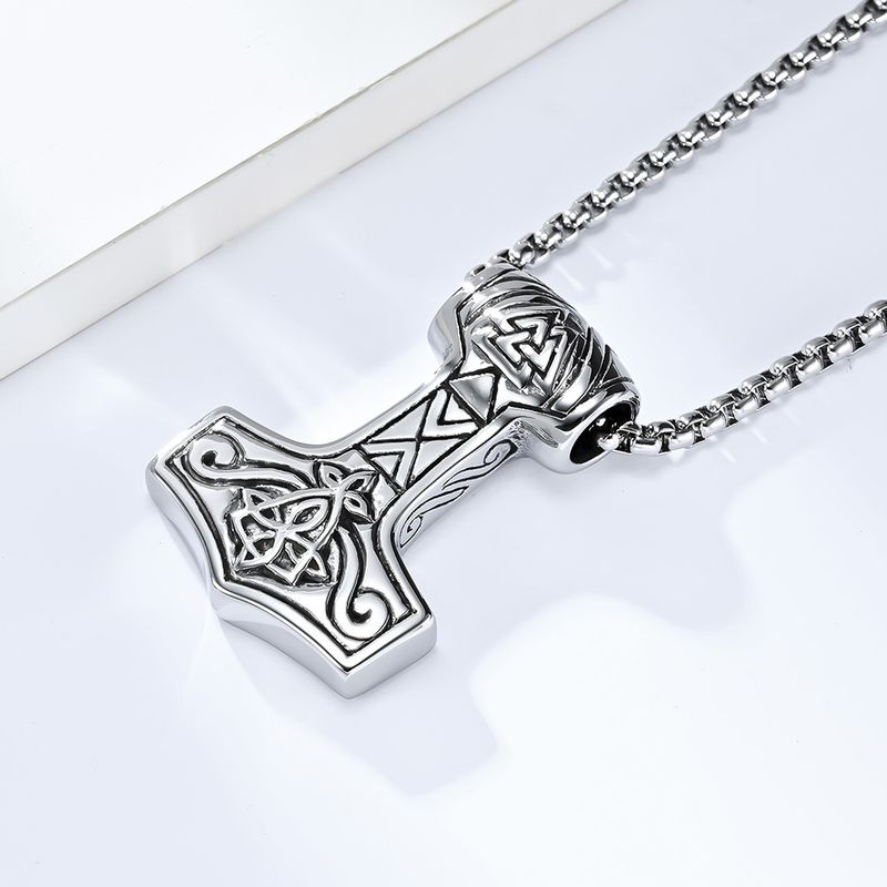Retro Nordic Viking Triangle Solmu Thorin vasara Titaaniteräs Kaulakoru Crossbridge Verkkokaupan ruostumattomasta teräksestä valmistettu koruriipus_voghion.com