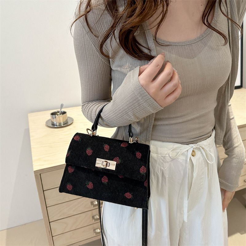 Trendy Spring/Summer New Shoulder Fashion 2025 Simple And Elegant Casual Textured Crossbody Small Square Bag For Women_voghion.com