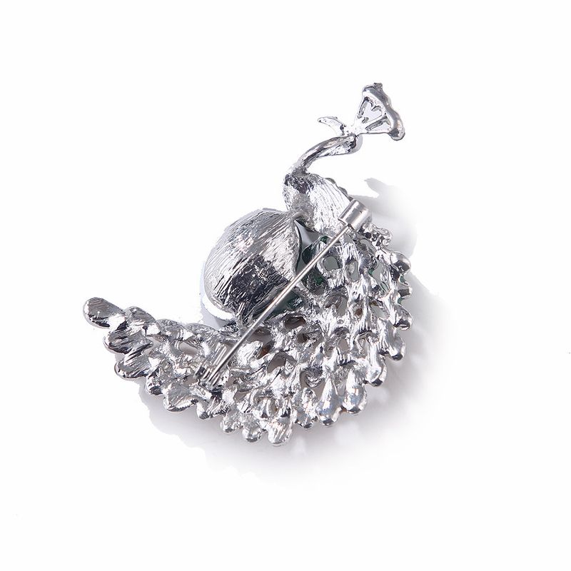 Korean fashion creative retro crystal peacock brooch alloy diamond corsage female pin clothing accessories_voghion.com