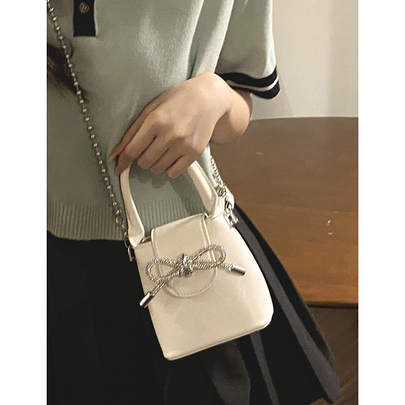 Bolsa de mão Sweet Bow para mulheres 2023 Nova versão coreana Bolsa transversal versátil com corrente Bolsa de noite_voghion.com