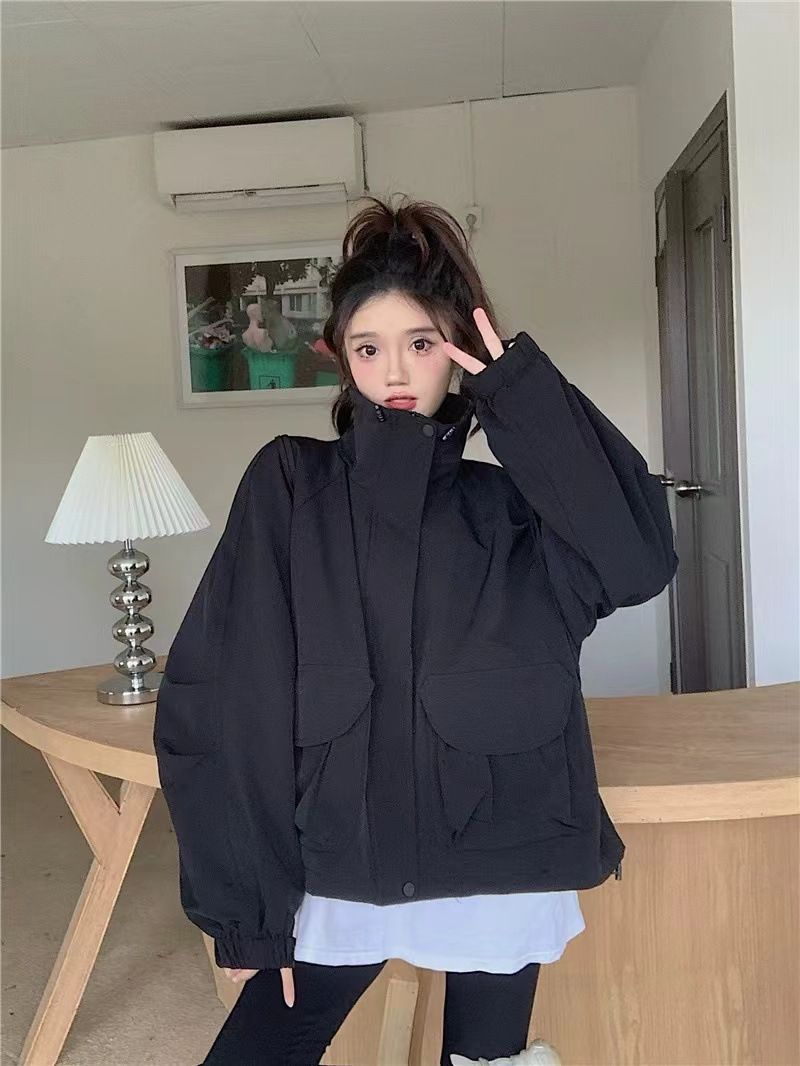 2025 Neue Frühlings- und Herbst-Taschendesign-lose Freizeitsport-Arbeitsjacke für zierliche Frauen_voghion.com