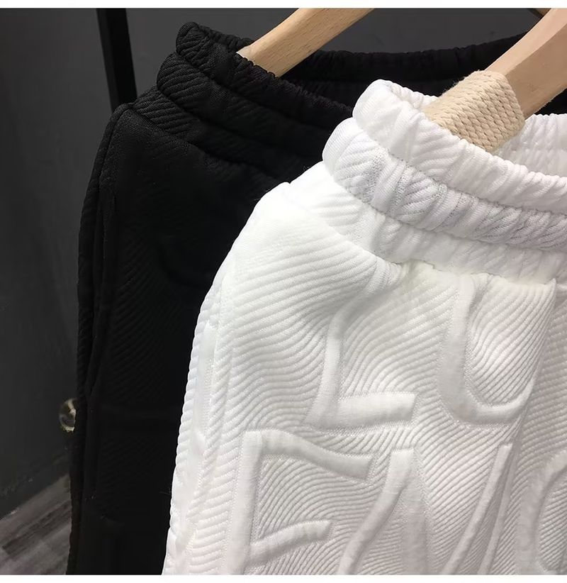 Pantalones cortos de cinco puntos con dibujos animados bordados para hombre, verano 2023, nuevos pantalones cortos casuales versátiles, modernos y sanitarios_voghion.com