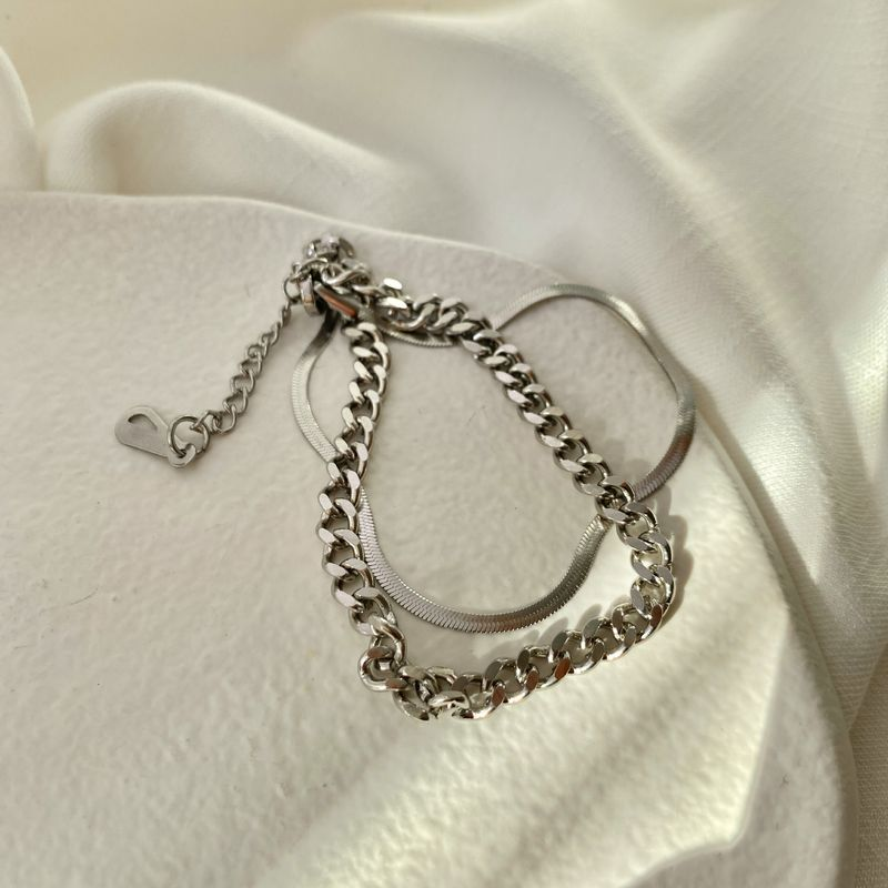 Das gleiche doppellagige kubanische flache Schlangenkettenarmband aus 304er Edelstahl mit Titanstahl von Internet-Berühmtheit_voghion.com