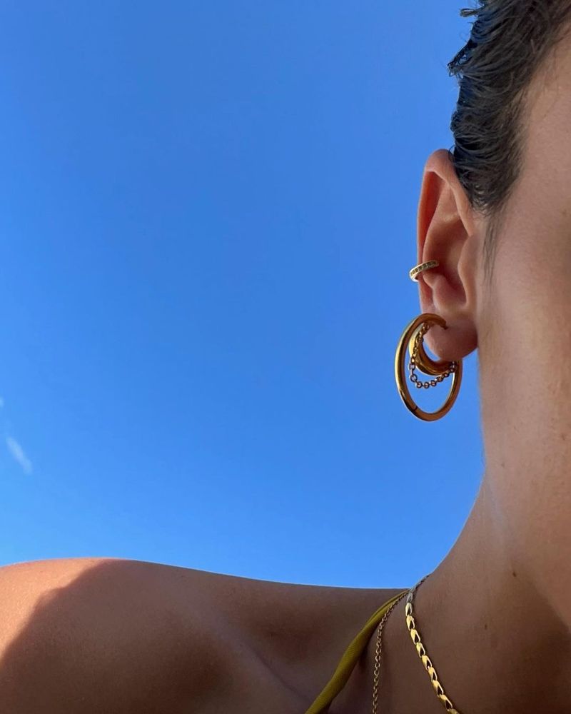 Orecchini unisex alla moda di nicchia INS con design a catena retrò a V_voghion.com