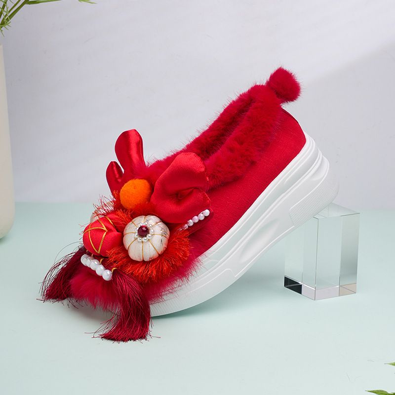 ShoeGlobe Schuhe mit dicker Sohle und Drachenkopf für Erwachsene, höhenverstärkende Retro-Hanfu-Schuhe, handgefertigt im nationalen Trend, bestickt, flauschig_voghion.com