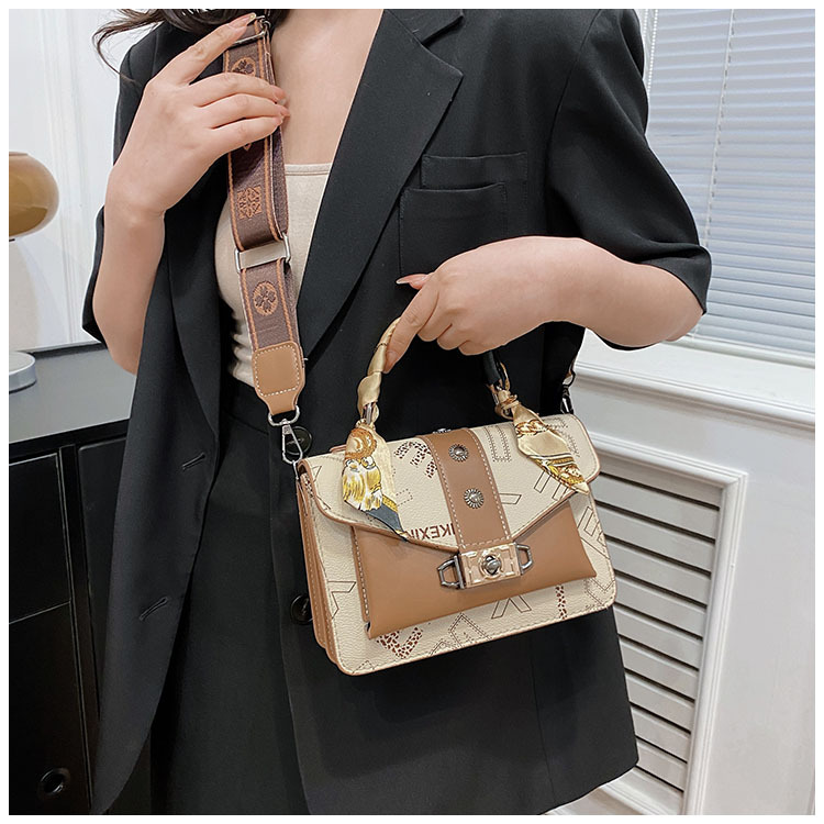 Women's New Fashionable and Trendy Handbag Casual and Versatile Scarves Single Shoulder Bag Retro Printed Handbag Crossbody Small Square Bag_voghion.com