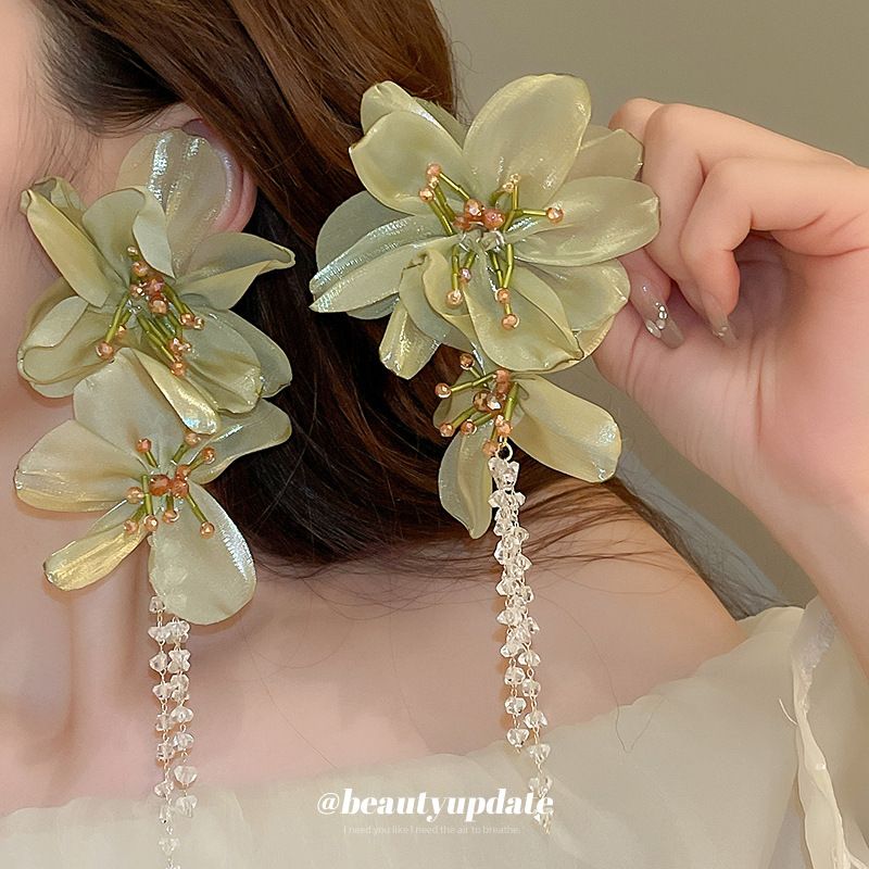 Silver Needle Forest Green Fabric Flower Exaggerated Elegant High-end Atmosphere Fairy Princess Style Earrings_voghion.com