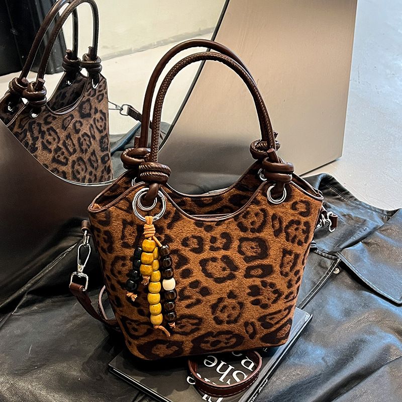 Borsa a tracolla piccola alla moda versatile autunno inverno 2025, super popolare, con stampa leopardata per le donne_voghion.com