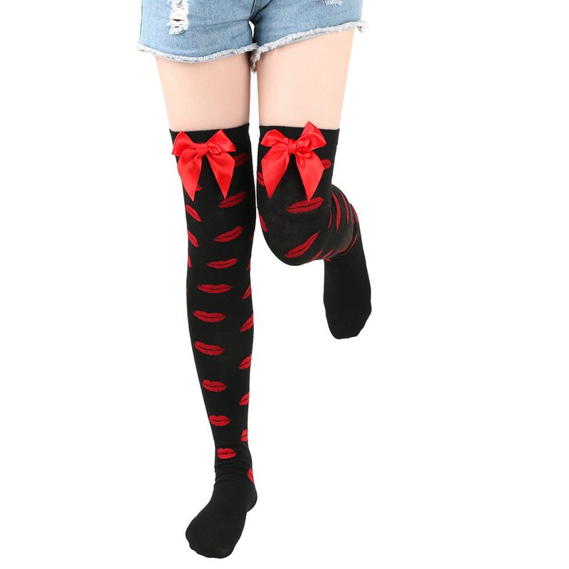 Le calze Red Lips Love per San Valentino saranno calze sopra il ginocchio e graziose calze con fiocco_voghion.com