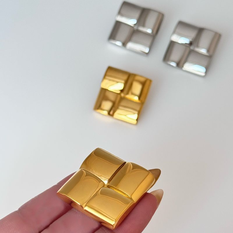 Real Gold Electroplated Titanium Steel Polished Square Plaid Bread OOTD Earrings_voghion.com
