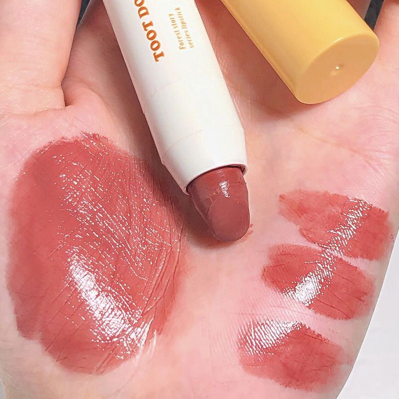 Rossetto TOOT Forest Story Series, finitura opaca, sbiancante a lunga tenuta, lucidalabbra conveniente per studenti_voghion.com