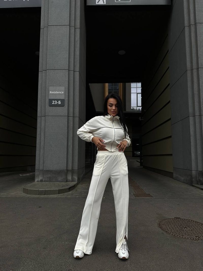 Lässiges Damen-Set mit langärmligem Kapuzenpullover und gestreifter Jogginghose – Streetwear-Outfit für Herbst und Winter (Schwarz/Hellrosa/Weiß/Pink)_voghion.com