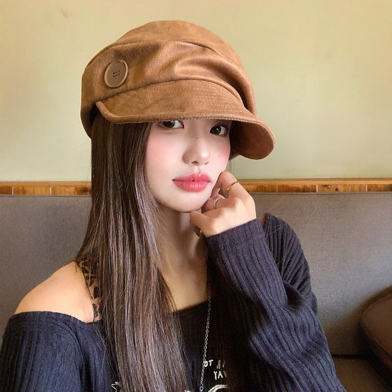 Boina feminina com botões, modelo octogonal da coleção outono/inverno 2025. Elegante e versátil._voghion.com