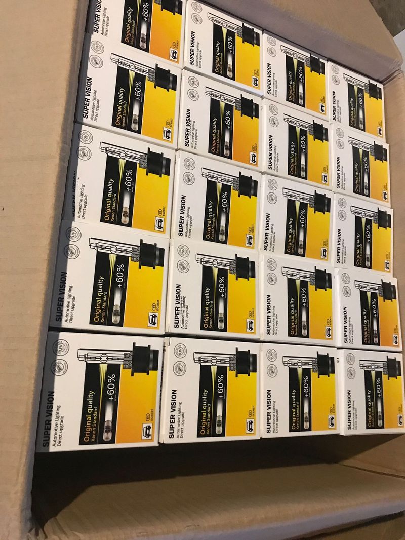 Automotive D1S D2S D3S D4S Xenon Lampe D5SD8S Eisen Stand Helle HID Birne_voghion.com