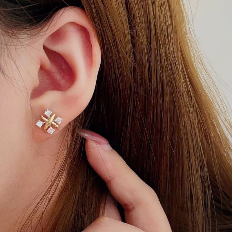 Orecchini a croce con zirconi a forma di ago in argento S925 di alta qualità, orecchini a croce con piccoli diamanti, semplici e leggeri, di lusso giapponese e coreano_voghion.com