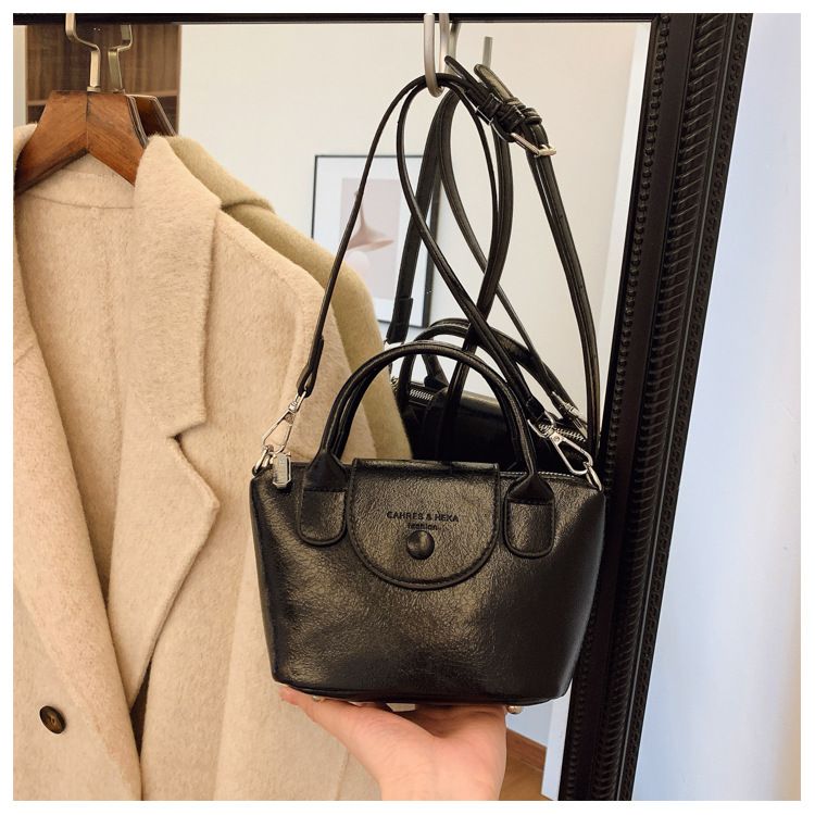 Hih end pleated texture handba for women 2024 niche desin draon bas Xian commutin crossbody versatile shoulder_voghion.com