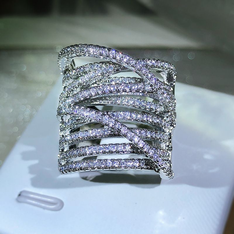 Verkoop via ingelegde fijne bakstenen overdreven creatieve sieraden modetrends live_voghion.com