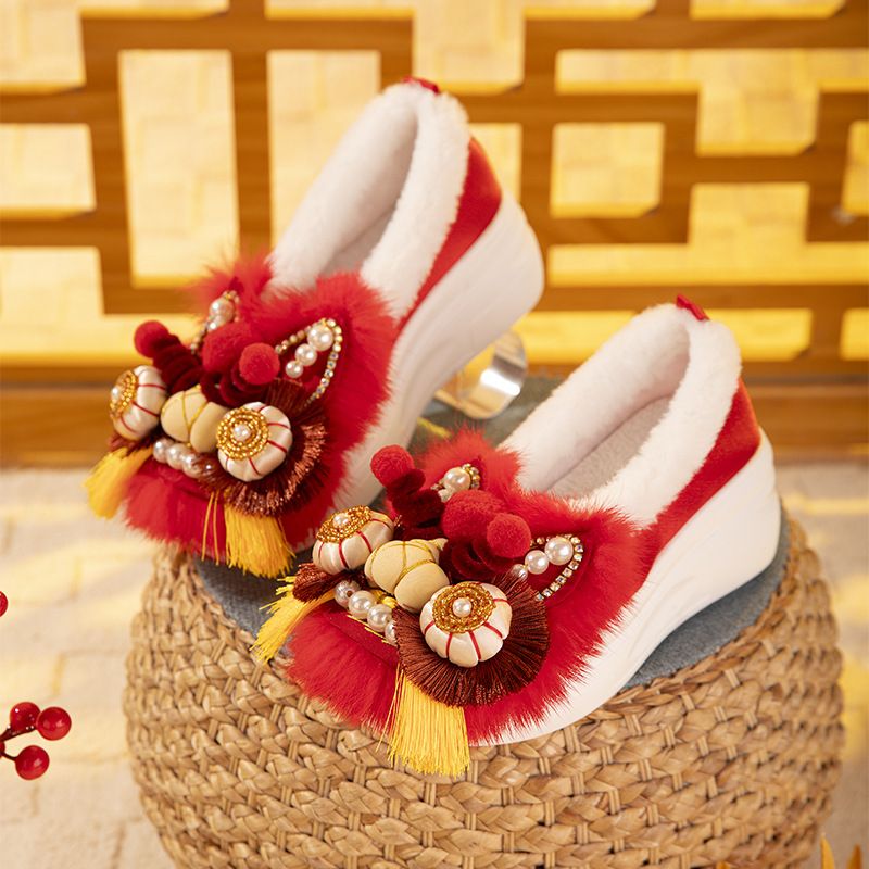 Chaussures ShoeGlobe Brain à semelle épaisse, collection hiver 2024, doublées polaire, chaudes, style ethnique chinois, faites main, en coton brodé de têtes de tigre._voghion.com