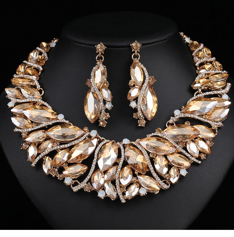 Women's Jewelry Set Exaggerated Earrings And Necklace Sets High End Crystal Diamond Wedding Dress Banquet Dress Jewelry Matching_voghion.com