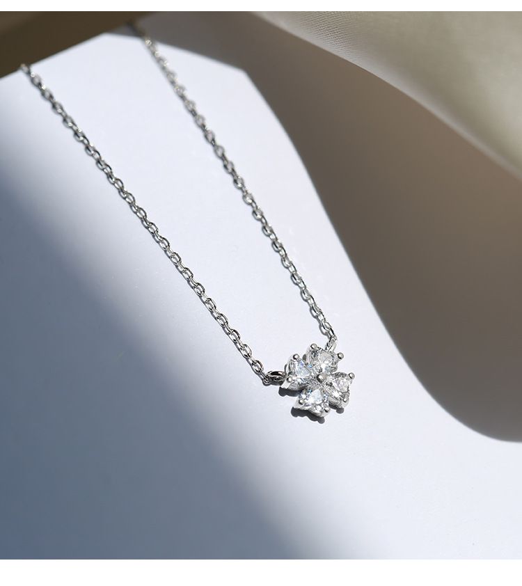 Four leaf clover necklace female trendy exquisite small temperament simple temperament s925 silver clavicle chain cold style necklace_voghion.com