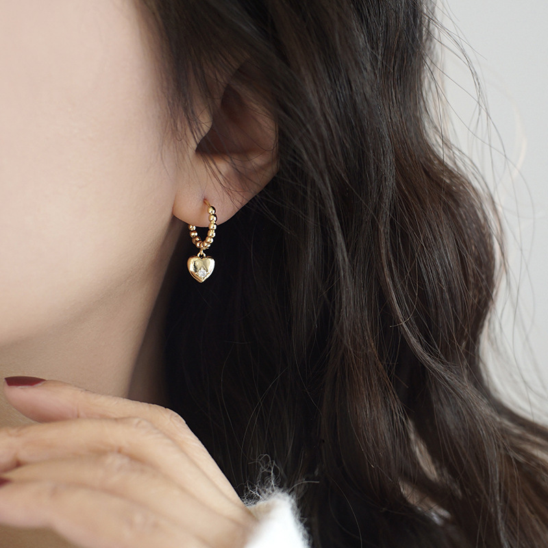 Orecchini a cerchio a forma di cuore in oro per donna, stella, piccolo design a nicchia, di alta qualità, nuovi gioielli alla moda ed eleganti con clip per le orecchie, 2023_voghion.com