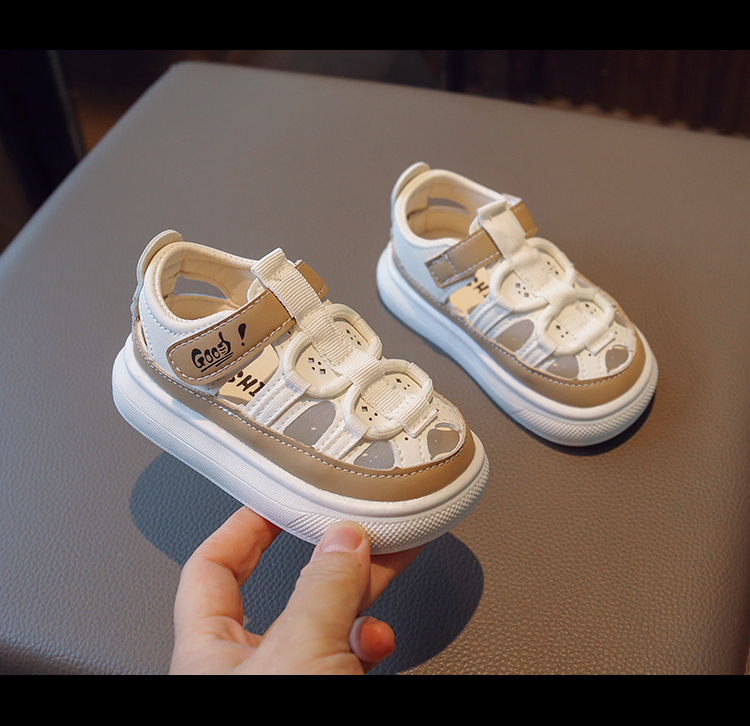 Kinder 2024 Neue Sommer Jungen Baotou Sandalen Weiche Sohle Koreanische Ausgabe Mädchen Strandschuhe_voghion.com