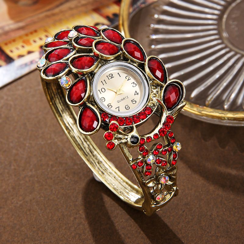 Diamond Peacock Open Screen Quartz Watch Hollow Temperament Alloy Bracelet Watch Daily Birthday Anniversary Valentine's Day Gift_voghion.com