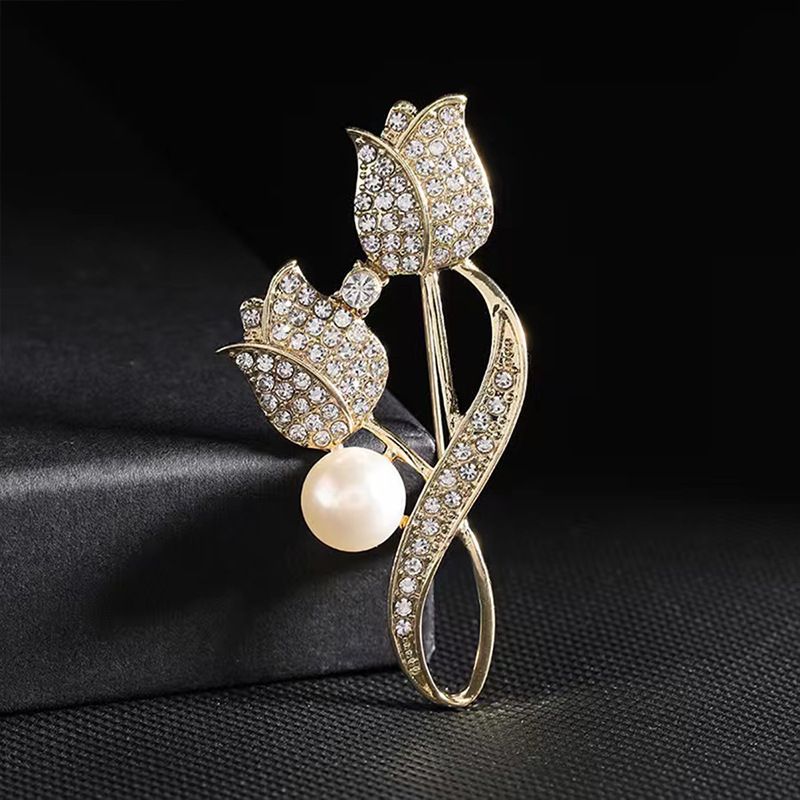 Korean tulip brooch for women, retro, high end, high end pearl pin brooch, niche design, suit accessories_voghion.com
