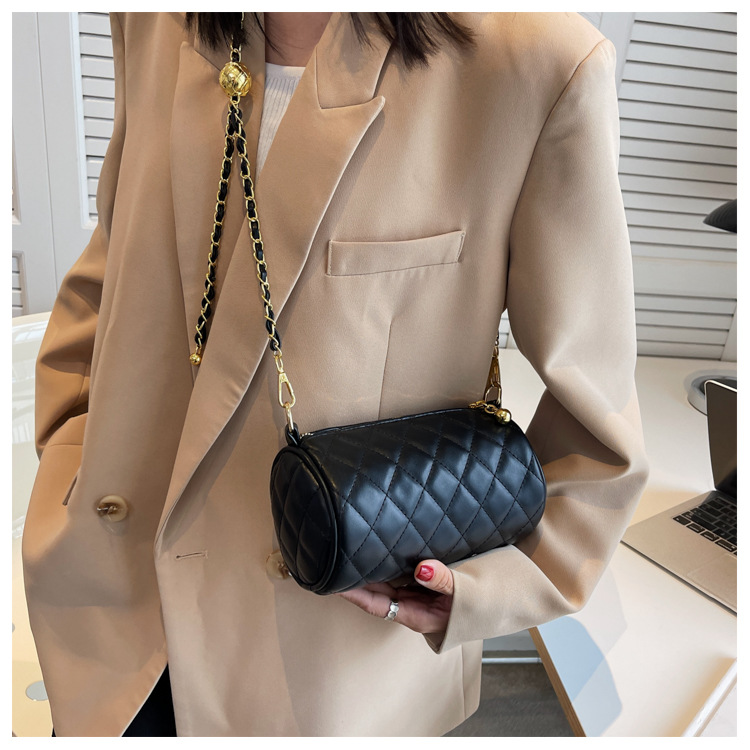 Lingge cilindrica per le donne 2024 nuovo stile alla moda ed elegante, borsa a tracolla diagonale con catena versatile, monospalla_voghion.com