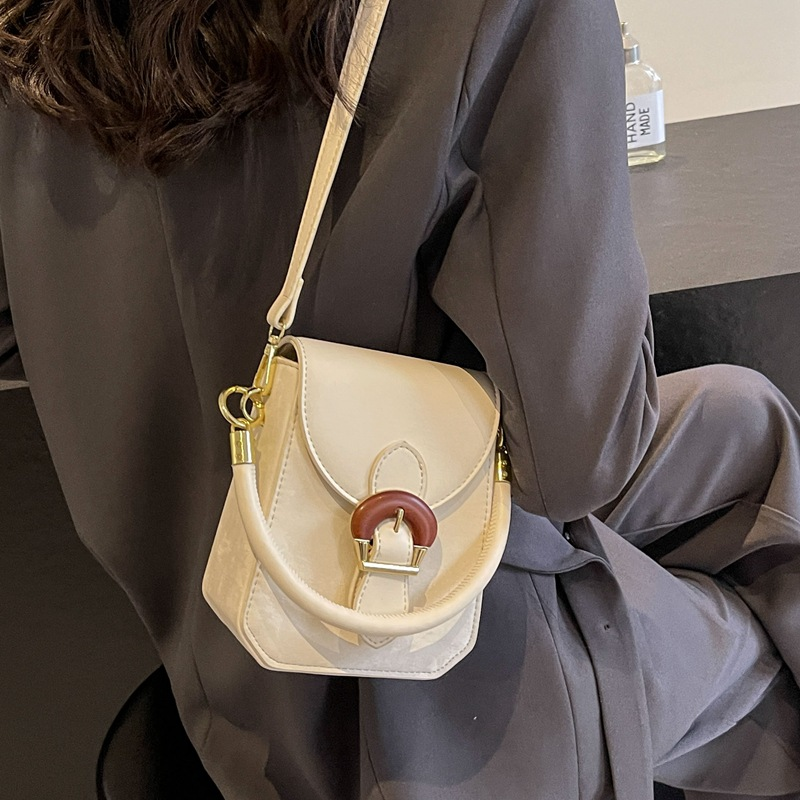 Fashionable casual for women's new 2024 high-end and versatile mobile phone bag, Korean version niche trend one shoulder_voghion.com