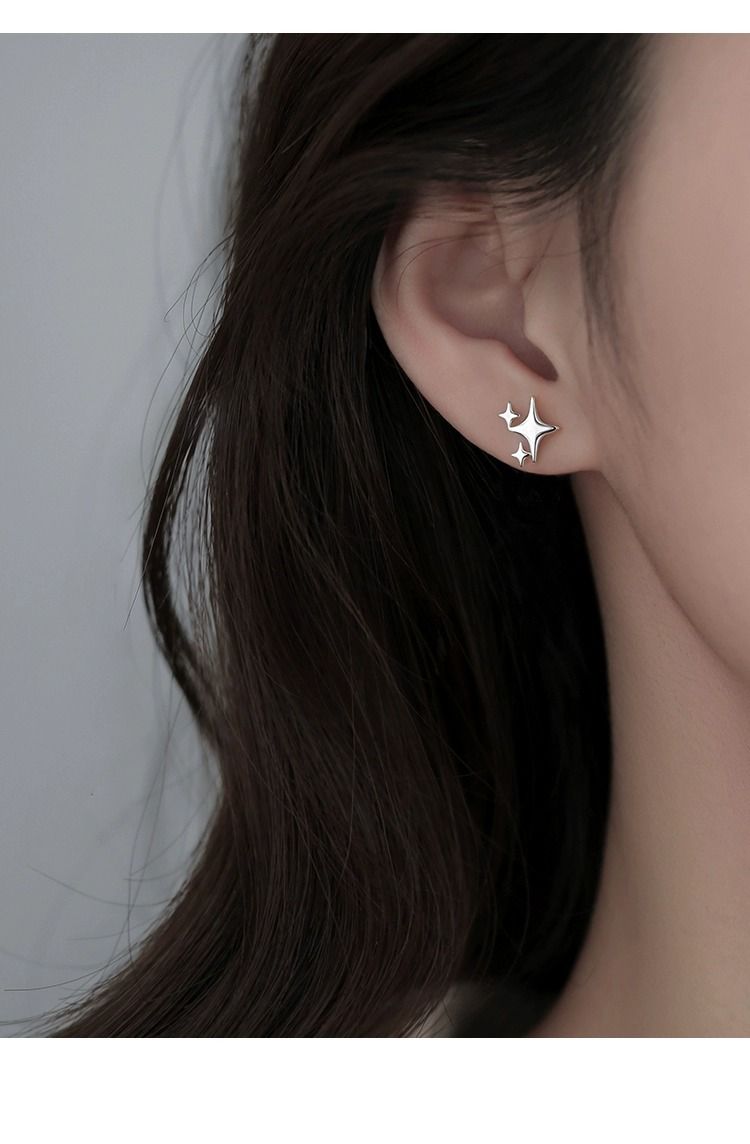 Tiqi S Reines Silber Asymmetrische Sterne Frauen, Zart Und Kompakt, Mit Einem Vier-sterne High-end-Gefühl, Vielseitig Ohrringe Für_voghion.com