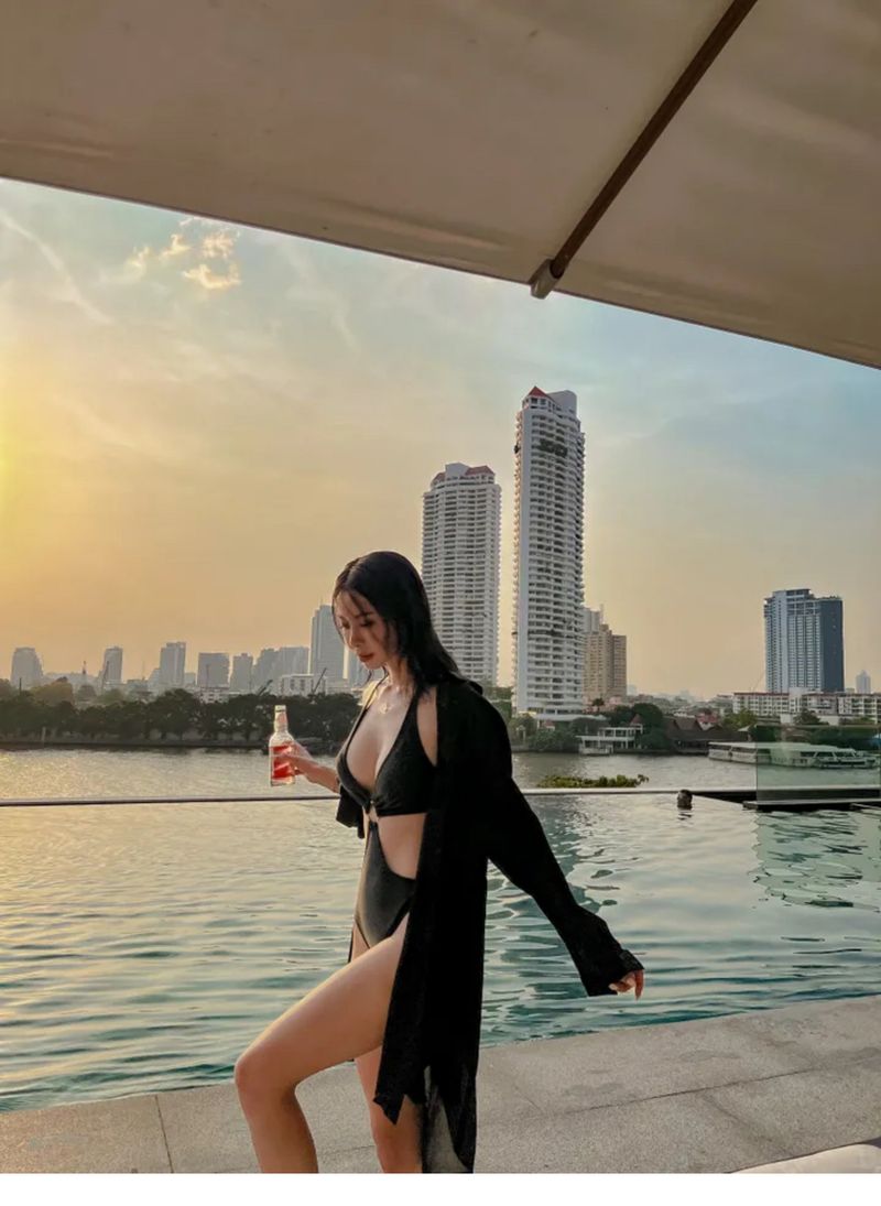 2025 urlaub Neue Lose Sonnenschutz Kleidung Weiß Lange Ärmeln Hemd Strand Rock Bikini Badeanzug Strickjacke Oberbekleidung Frauen_voghion.com