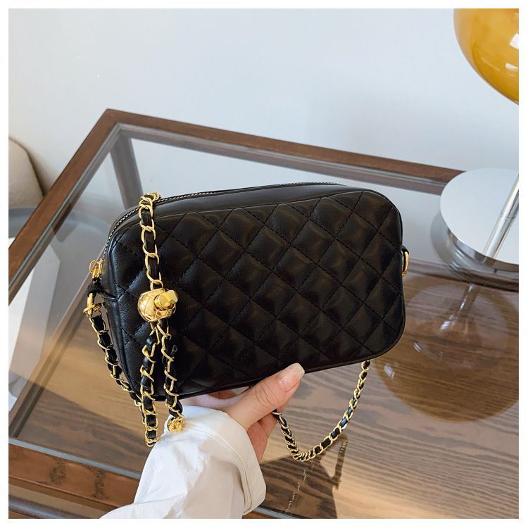 Elegante borsa a tracolla trapuntata con tracolla a catena - Mini borsa a tracolla da donna, borsa alla moda con manico superiore in nero e beige_voghion.com