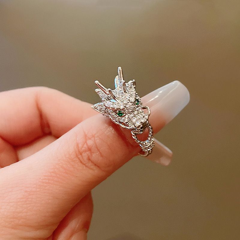 2024 Nuovo anello di apertura a forma di drago con zirconi cinesi Anello per dito indice dal design alla moda cinese-chic Abbigliamento di alta qualità_voghion.com