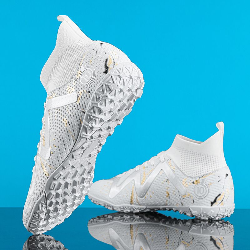 Futbola apavi Vīriešu, pieaugušu pusaudžu studentu, nolauzti nagi, treniņu kedas ar zāli_voghion.com