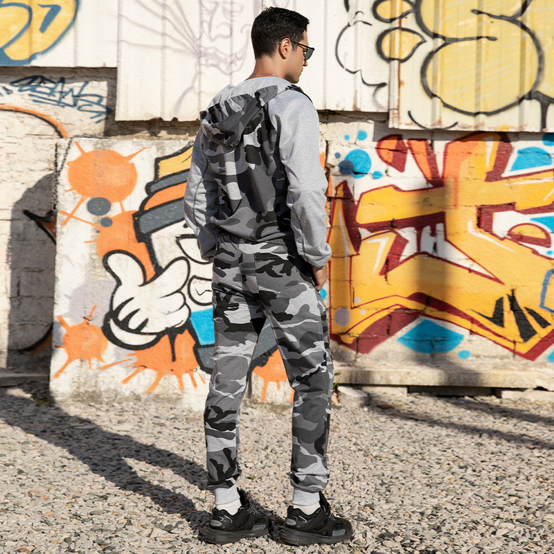 Set sportivo e per il tempo libero oversize autunno inverno, cardigan mimetico con cappuccio patchwork da uomo in due pezzi_voghion.com