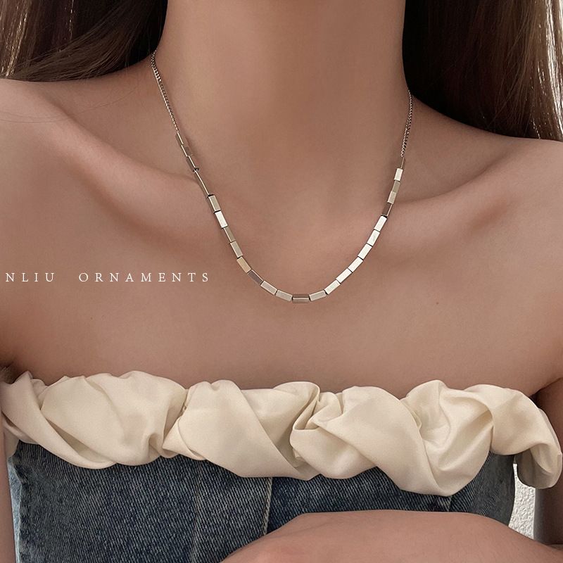 Minimalist fashion niche design sense titanium steel necklace, versatile temperament for women, collarbone chain, 2022_voghion.com