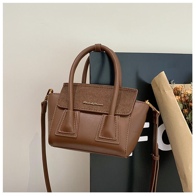 High end handheld smiley face 2024 new temperament bags, women's vegetable basket bucket bag, single shoulder wing bag_voghion.com