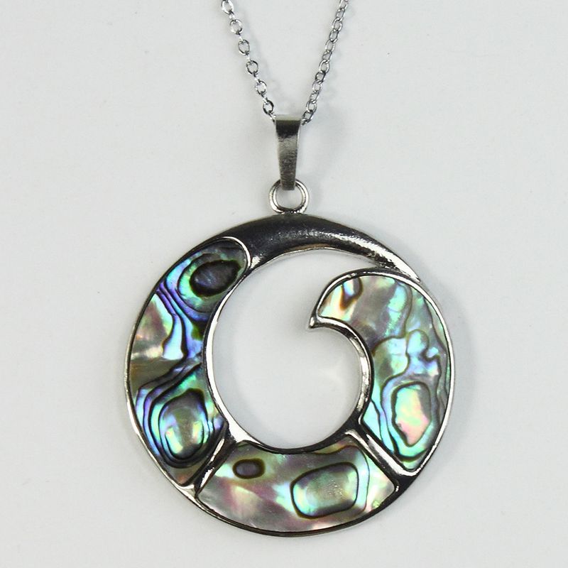 Hanger met natuurlijke abalone schelp en kruiswaterdruppel_voghion.com