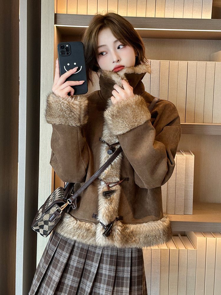 2024 Shearling Pelzmantel für Frauen Herbst Winter Melad Spleißen Lose Hornknopf Umlegekragen Jacke_voghion.com