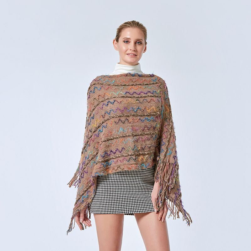 Slouchy damessjaal-cape-trui met V-hals, effen golfmotief en kwastjes_voghion.com