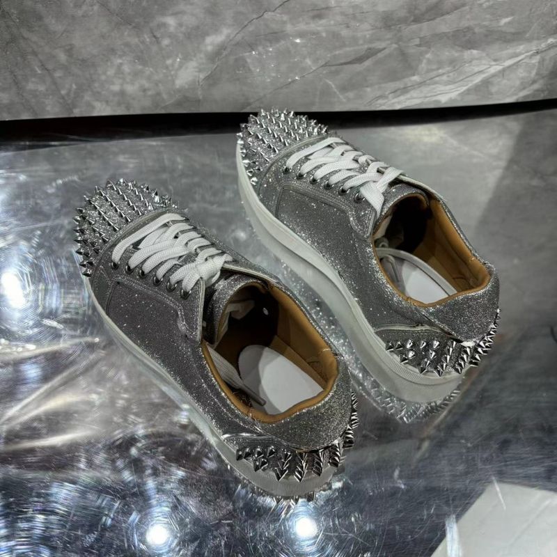 Scarpe da donna con lacci e rivetti casual da uomo e da donna, con suola bassa e paillettes, di alta qualità, LTTL, di Guangzhou, con suola rossa_voghion.com