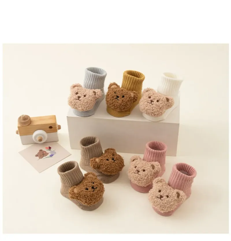 Meias de bebê fofas de urso de desenho animado para meninos e meninas, meias de inverno de algodão macio com sola antiderrapante para recém-nascidos, meias grossas e quentes para crianças_voghion.com