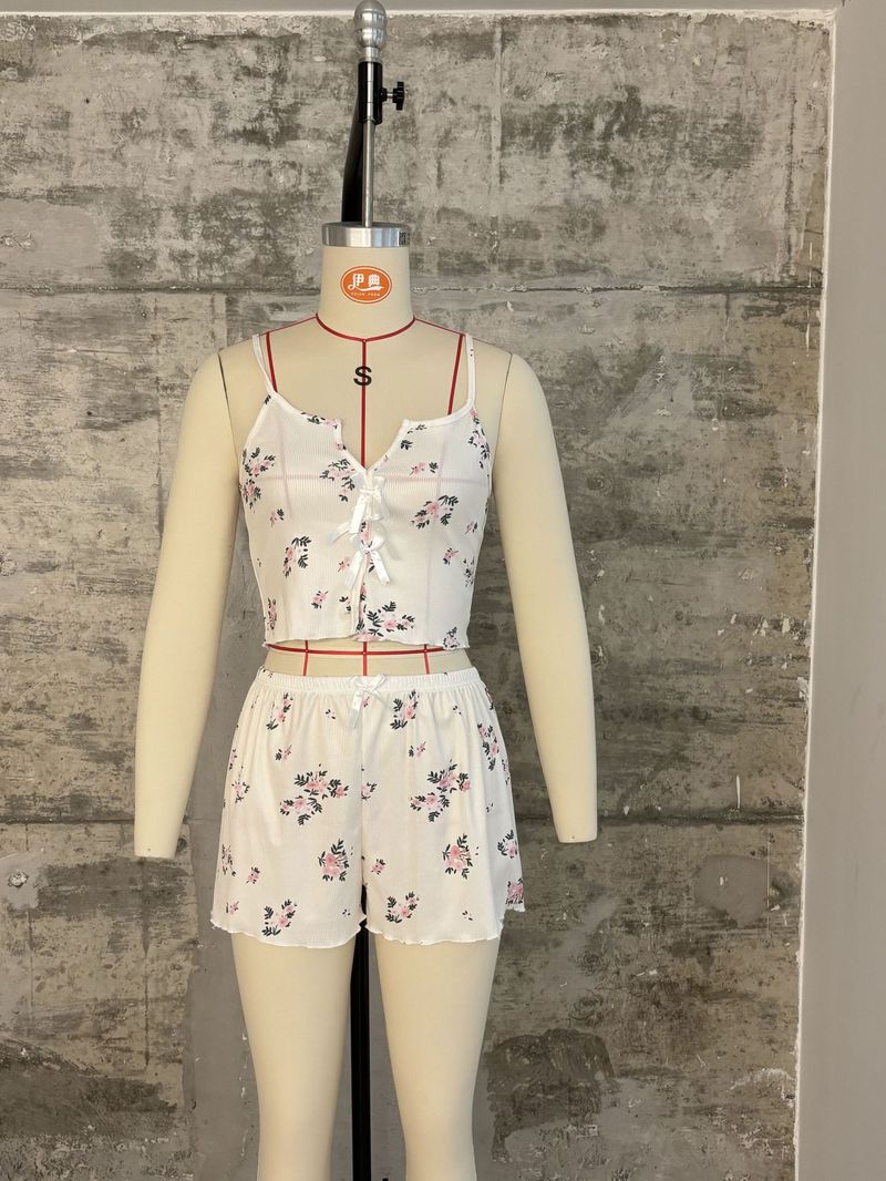Pigiama da donna con stampa a ciglia a forma di cuore, bretelle con scollo a V e pantaloncini_voghion.com
